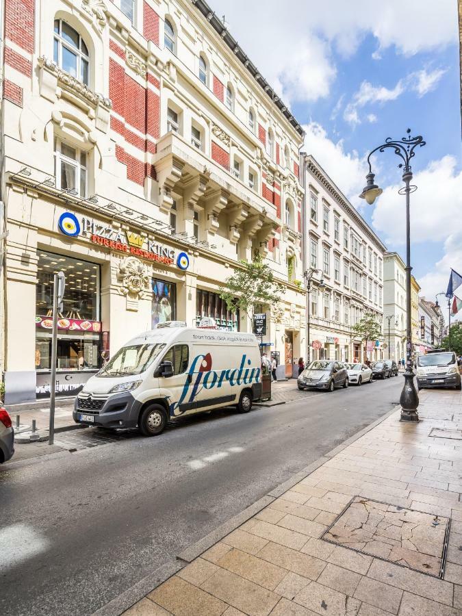 Luxury Apartment With Free Garage And Balcony In The Center Budapest Exterior photo